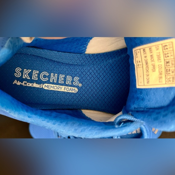 Athletic_Shoes